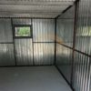 Plechová garáž 3×5×2,10 – spád od brány dozadu, dvojkrídlová brána, okno PVC - Image 3