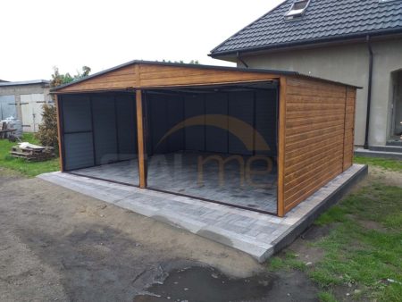Plechová garáž 6x5x2,5 - zlatý dub (imitácia dreva), sedlová strecha, výklopná brána, dvere