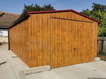 Plechová garáž 4x6×2,5 – zlatý dub (imitace dreva), sedlová strecha, výklopná brána, okno PVC, dvere