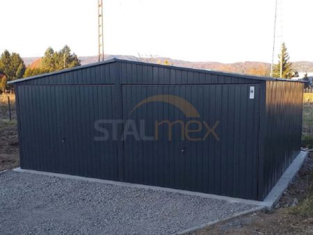 Plechová garáž 6×5×2,5 - antracitová šedá RAL 7016 Lesk, sedlová strecha, výklopná brána