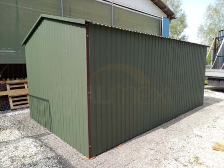 Plechová garáž 3×5×2,5 - tmavozelená BTX 6020 MAT, sedlová strecha, dvojkrídlová brána